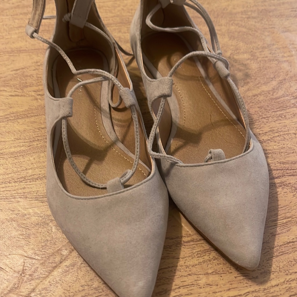 Brand New Tahari Flats With Straps